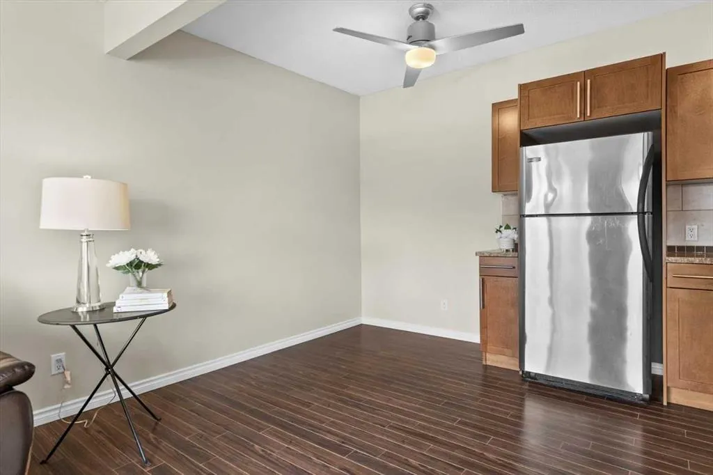 103 Huntington Park Green NW, #6