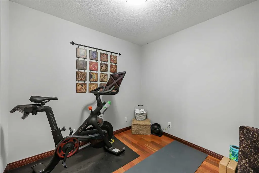 37 Coopers Close SW
