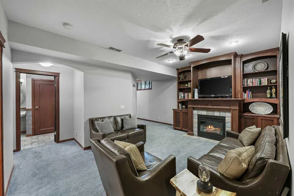 37 Coopers Close SW