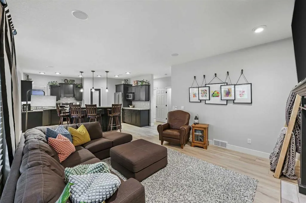 37 Coopers Close SW