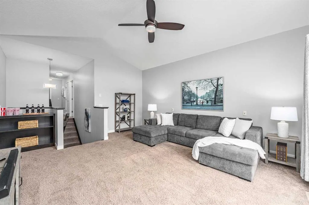 370 Williamstown Green NW