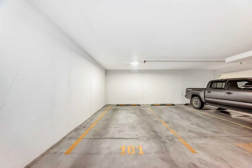 4275 Norford Avenue NW, #101