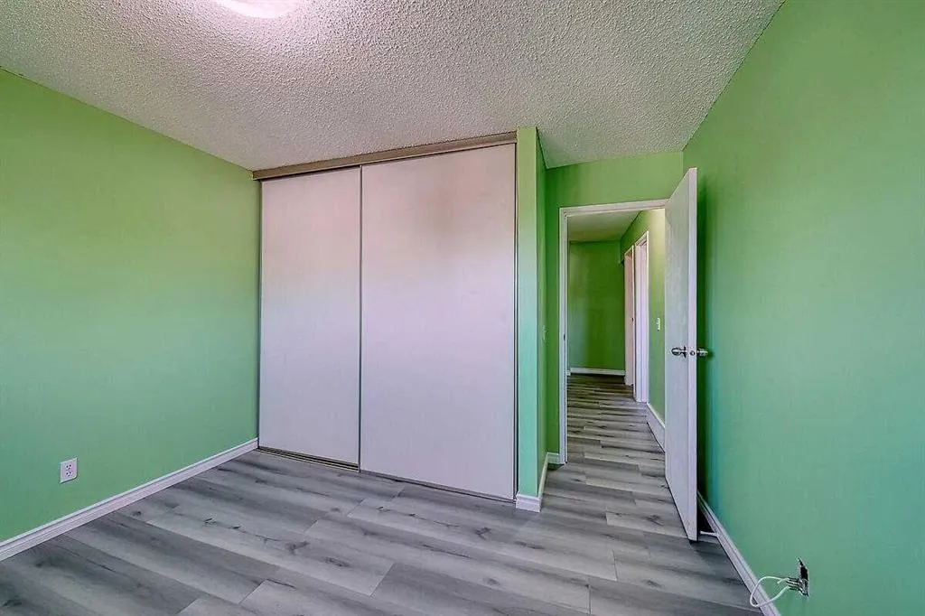 2200 Woodview Drive SW, #206