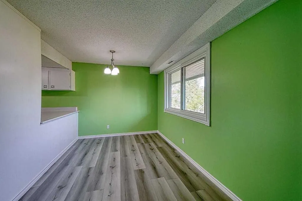2200 Woodview Drive SW, #206