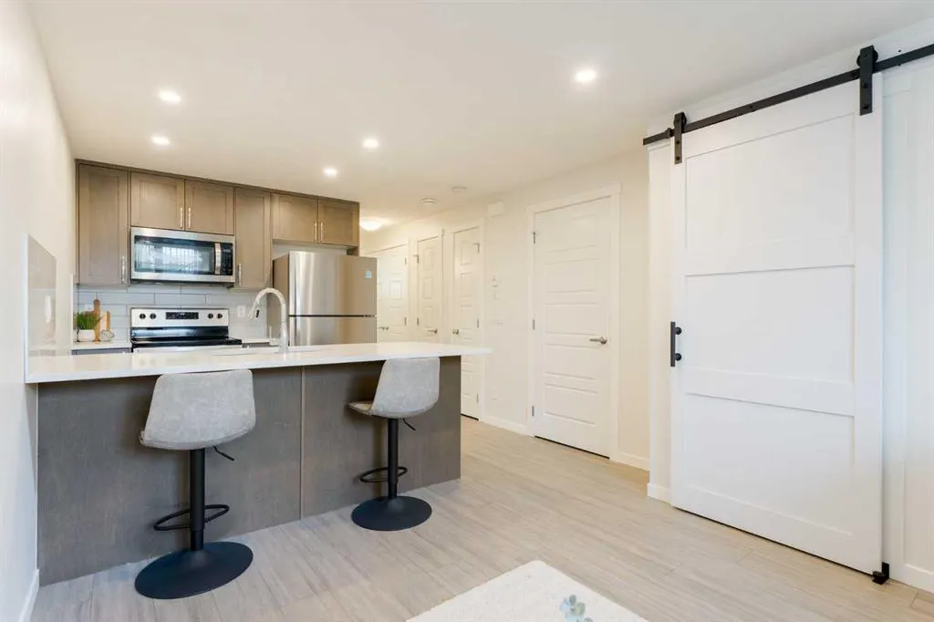 260 Rowley Way NW, #104