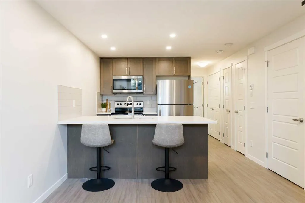 260 Rowley Way NW, #104
