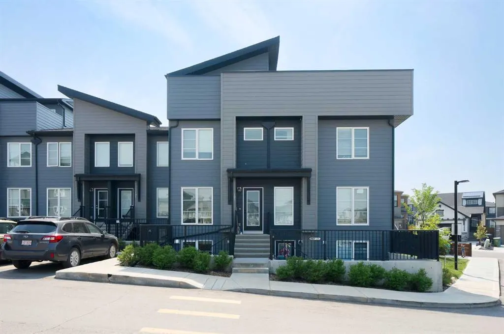 260 Rowley Way NW, #104