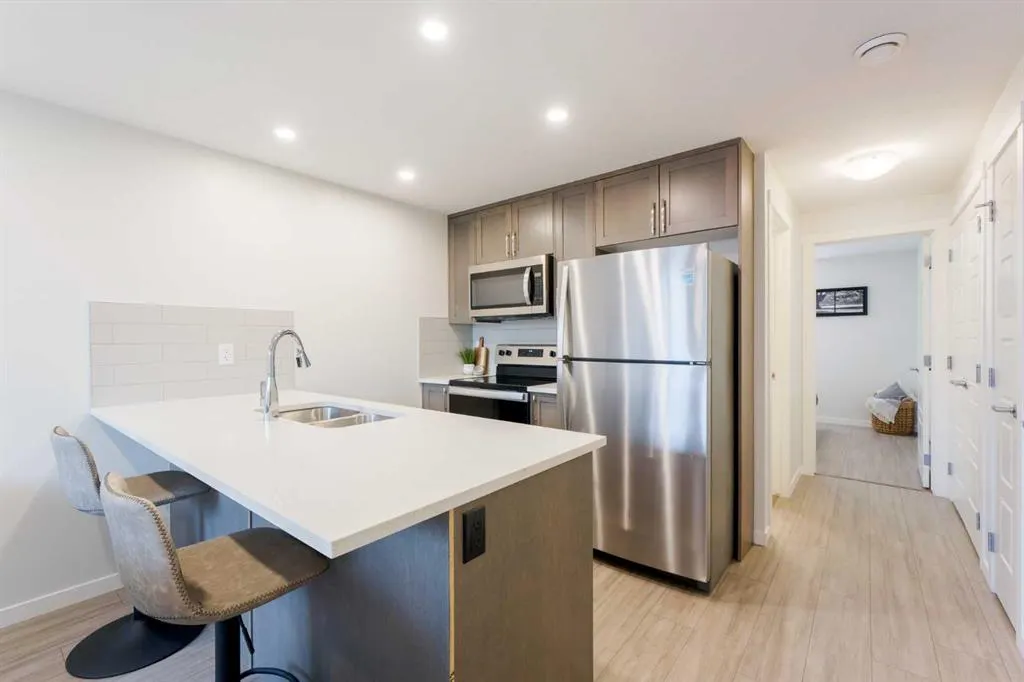 260 Rowley Way NW, #104