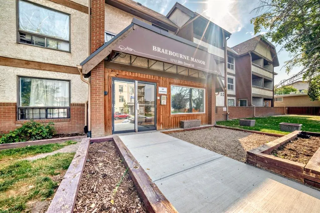 1712 38 Street SE, #306