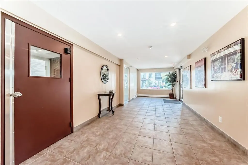 1712 38 Street SE, #306