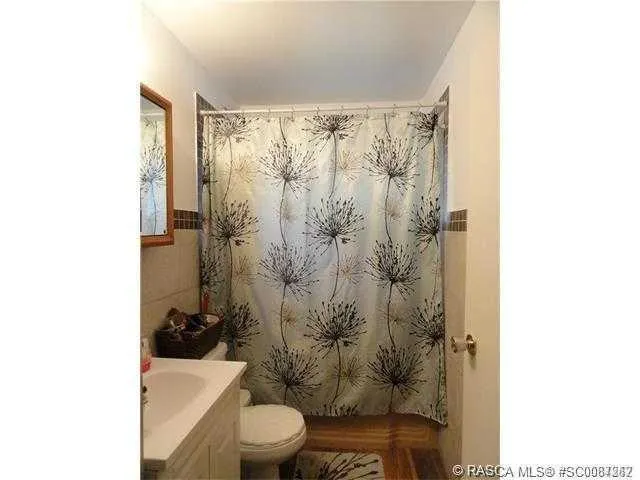 423 3A Street W