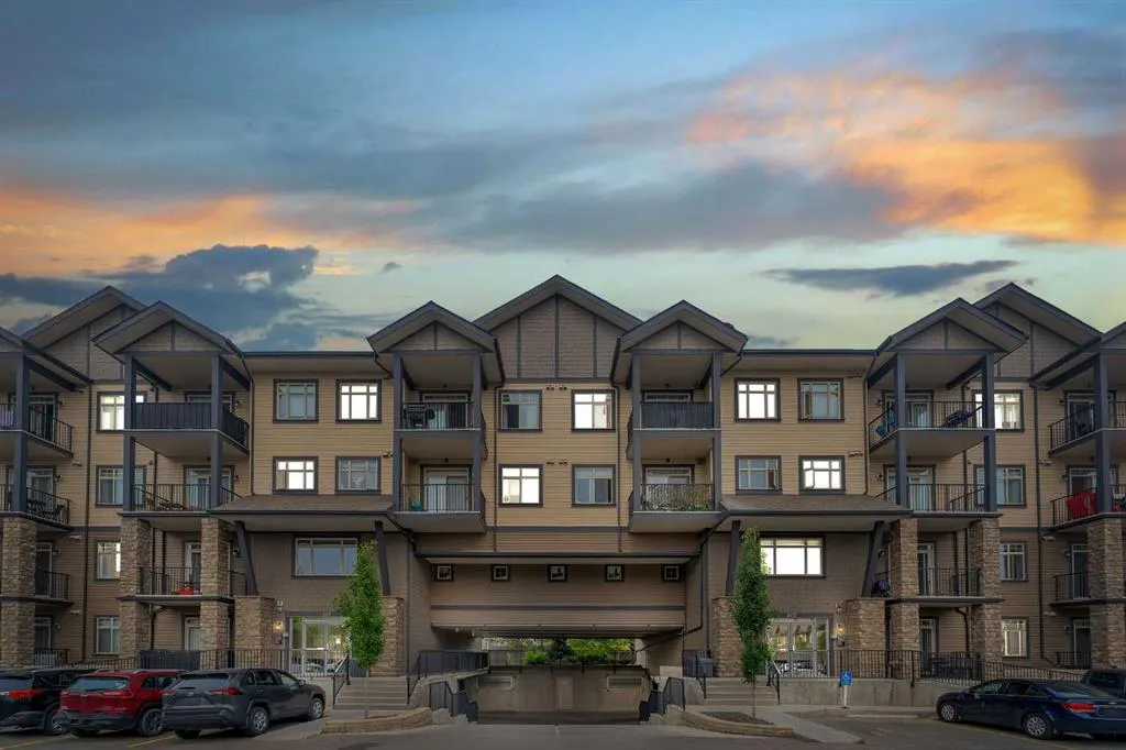 117 Copperpond Common SE, #311