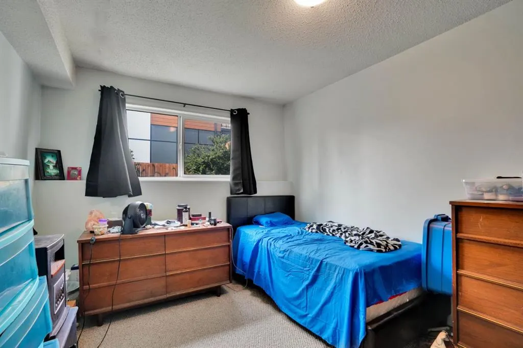 459 Huntsville Crescent NW, #2