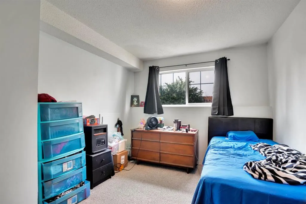 459 Huntsville Crescent NW, #2