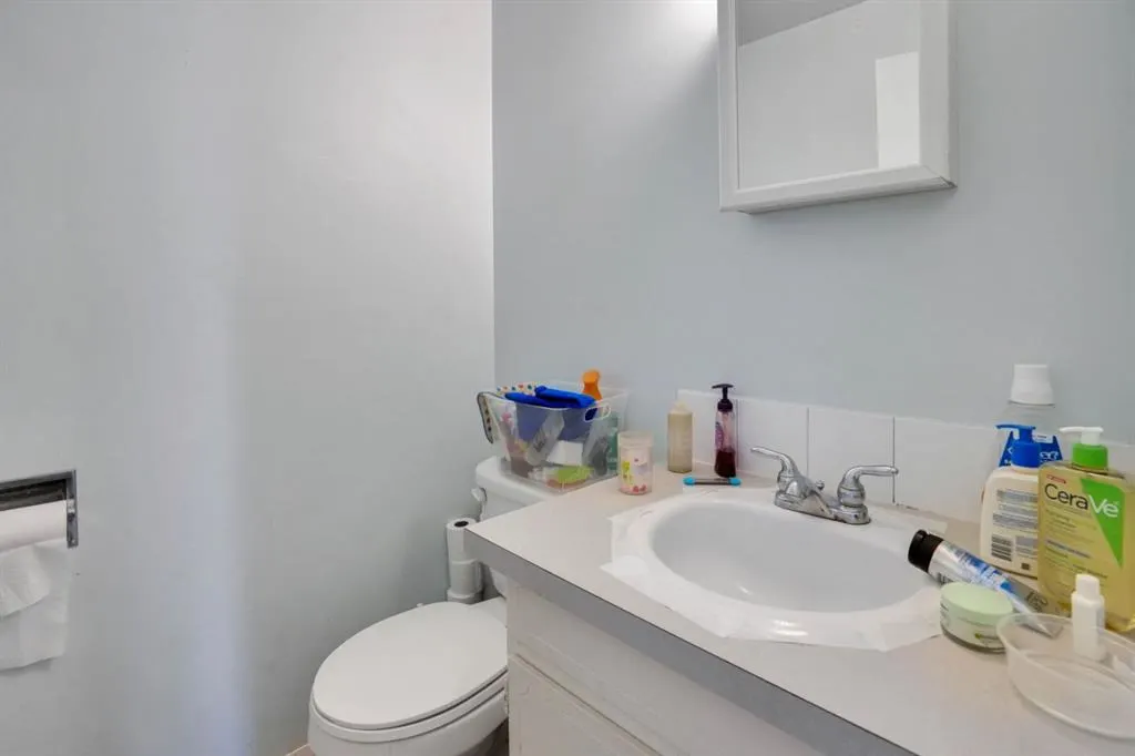 459 Huntsville Crescent NW, #2