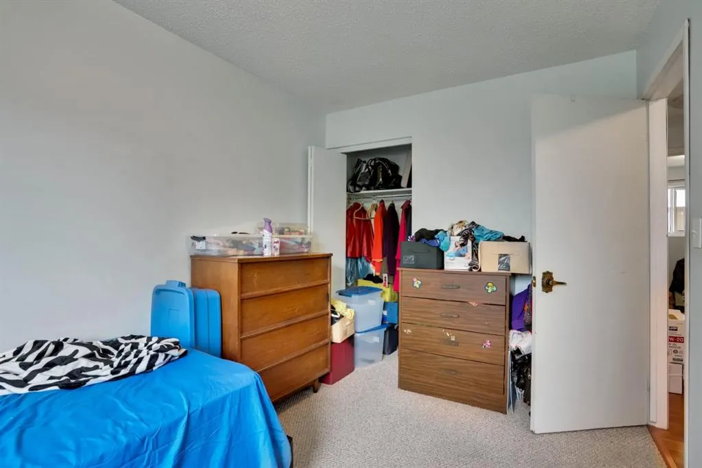 459 Huntsville Crescent NW, #2