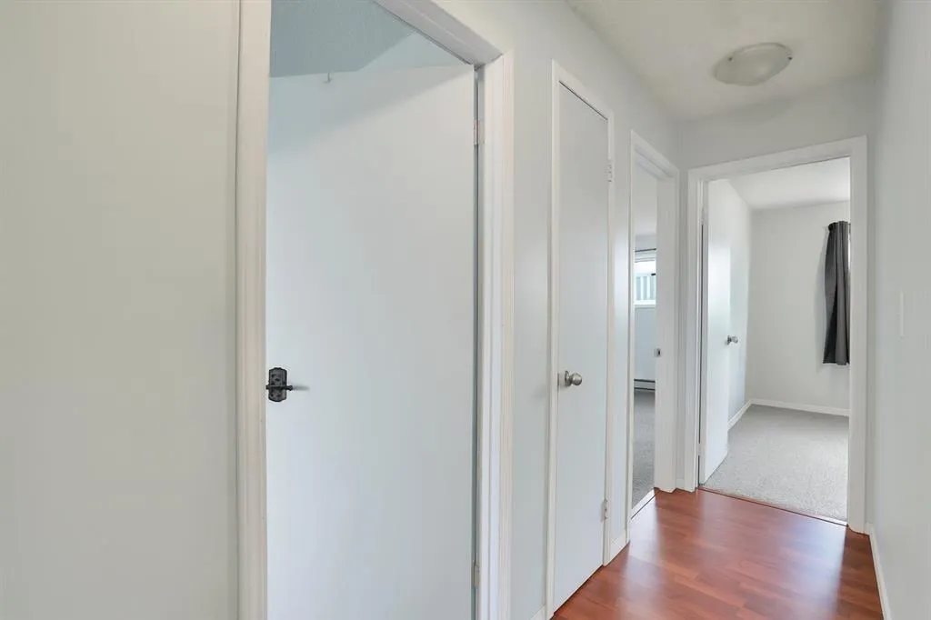 459 Huntsville Crescent NW, #2