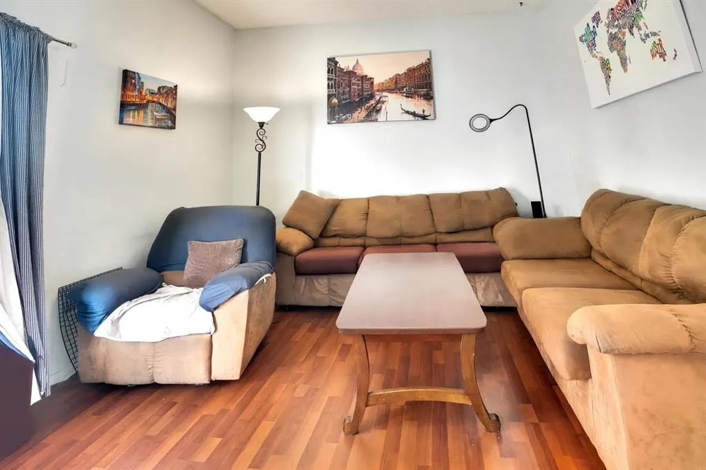 459 Huntsville Crescent NW, #2
