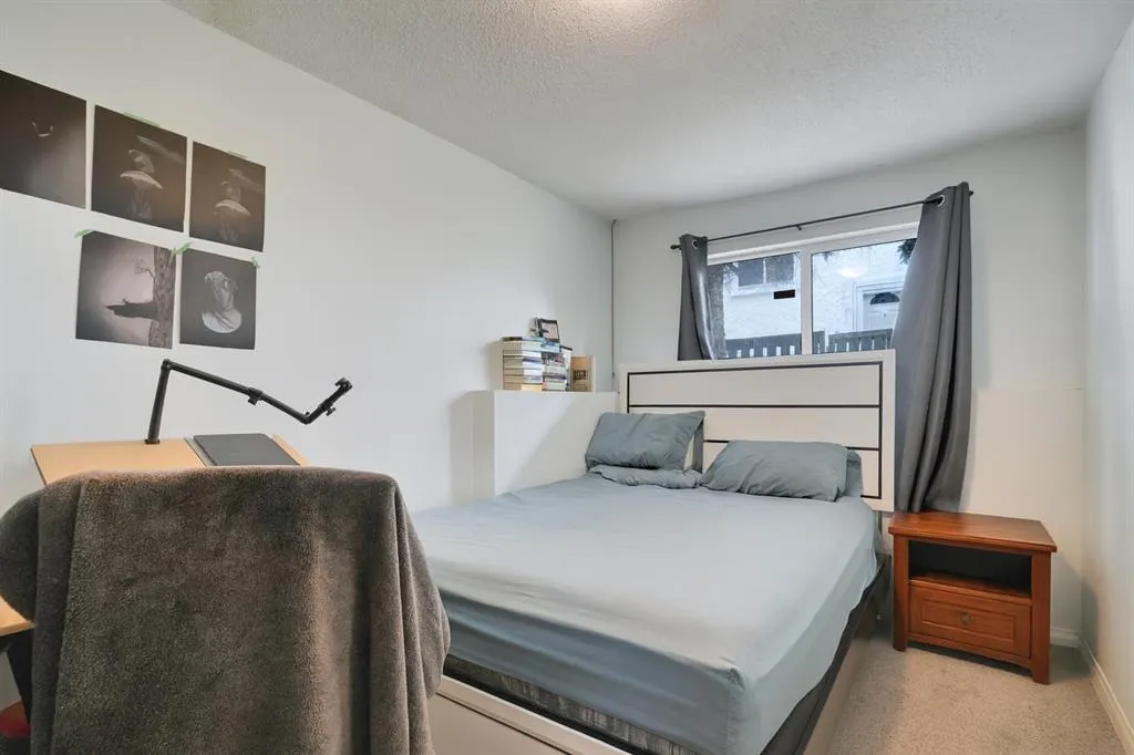 459 Huntsville Crescent NW, #2