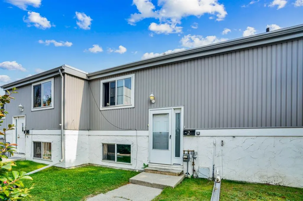 459 Huntsville Crescent NW, #2