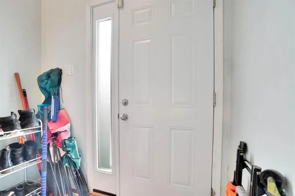 459 Huntsville Crescent NW, #2