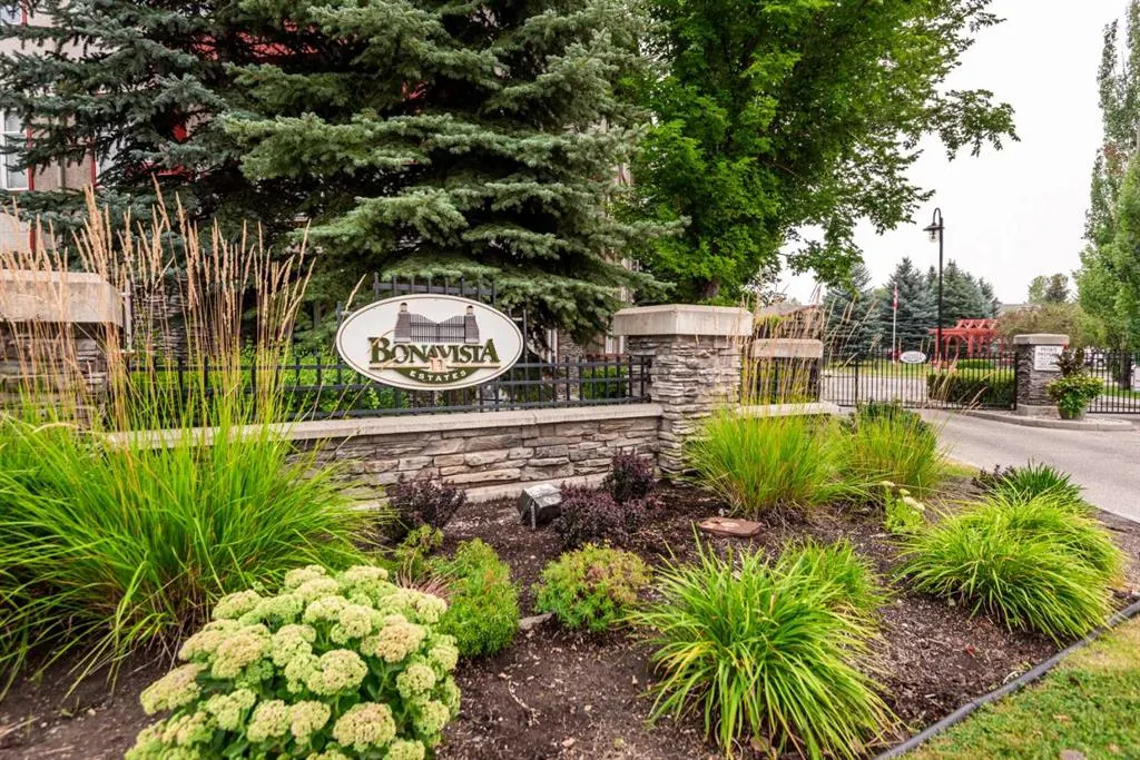1211 Lake Fraser Green SE, #1211
