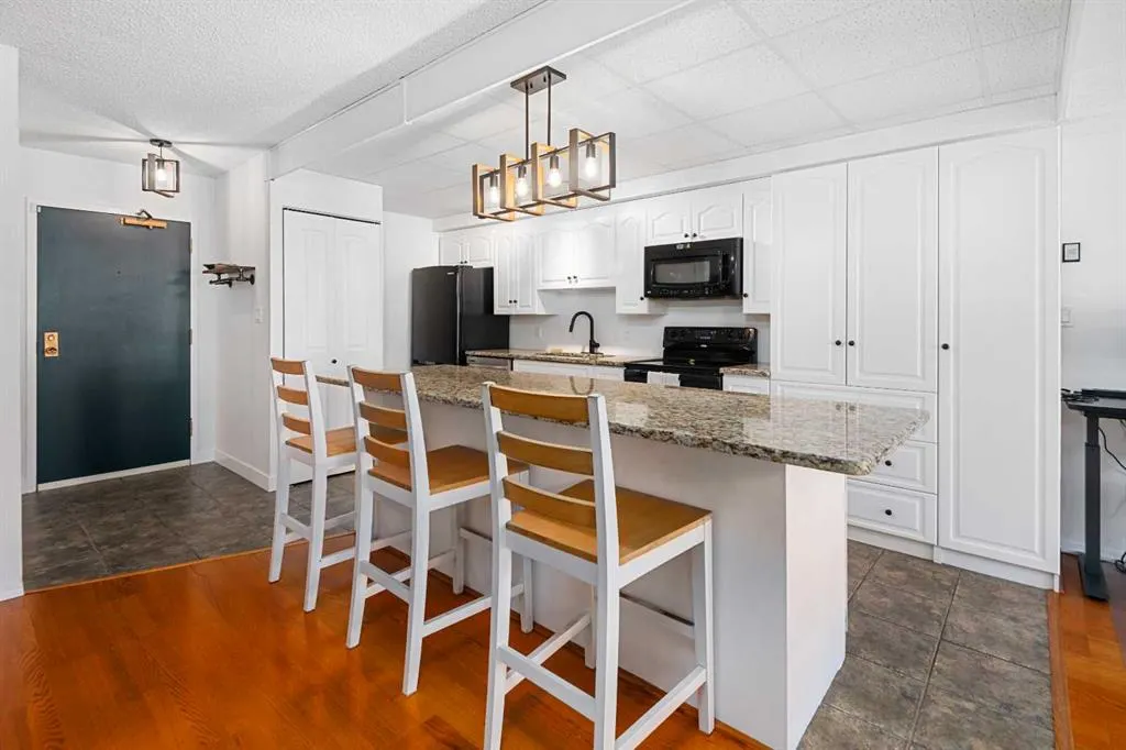 300 Meredith Road NE, #515