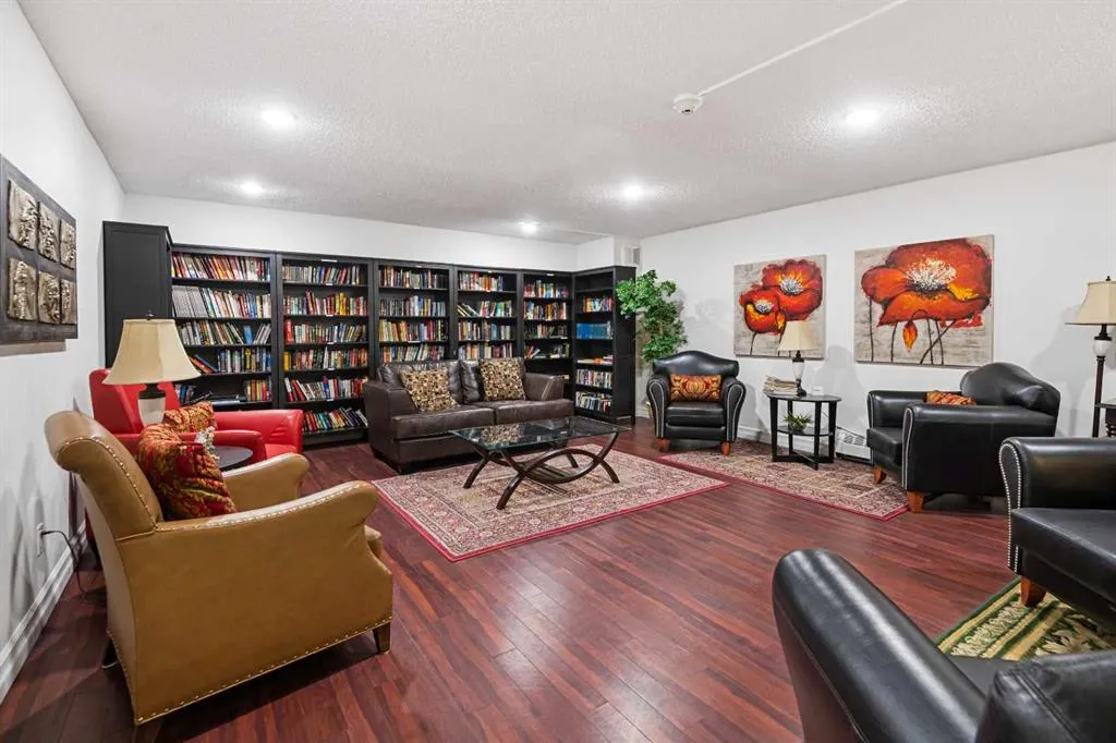 300 Meredith Road NE, #515