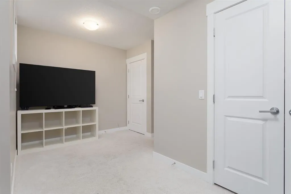 5305 32 Avenue SW, #3102