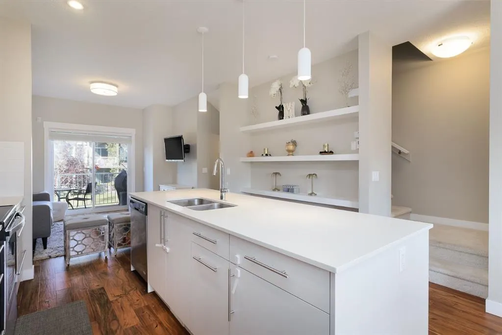 5305 32 Avenue SW, #3102