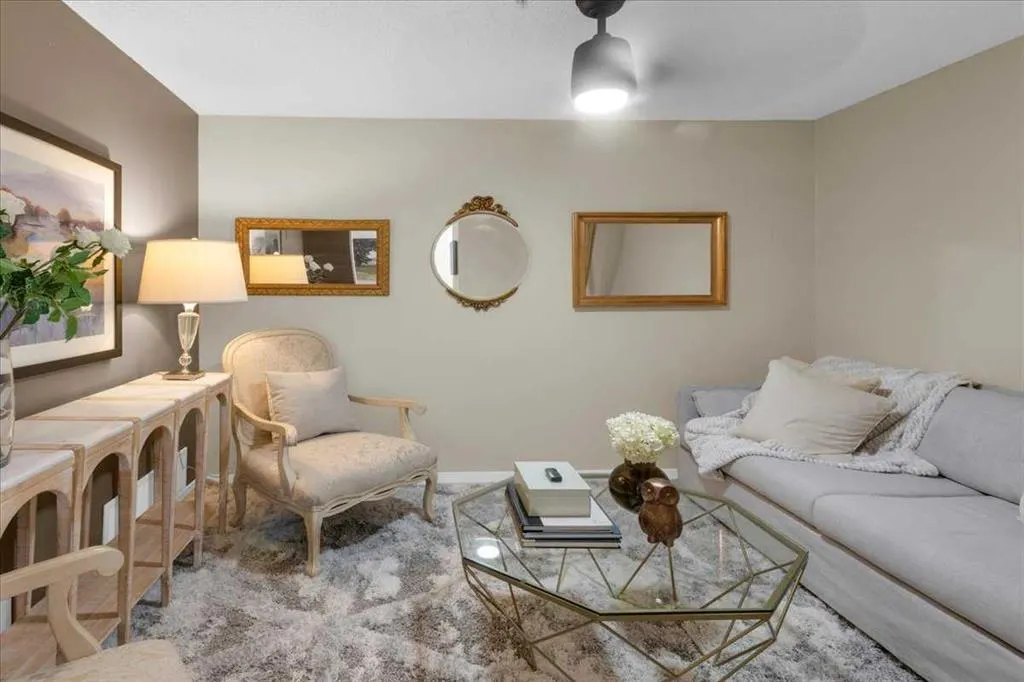 17 Country Village Bay NE, #103