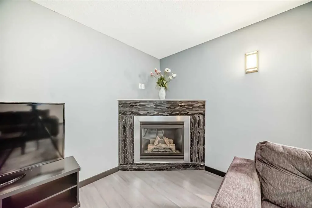 219 Covepark Green NE