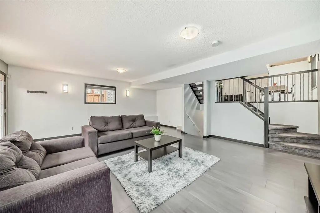219 Covepark Green NE