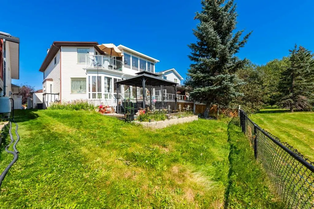 58 Citadel Crest Circle NW