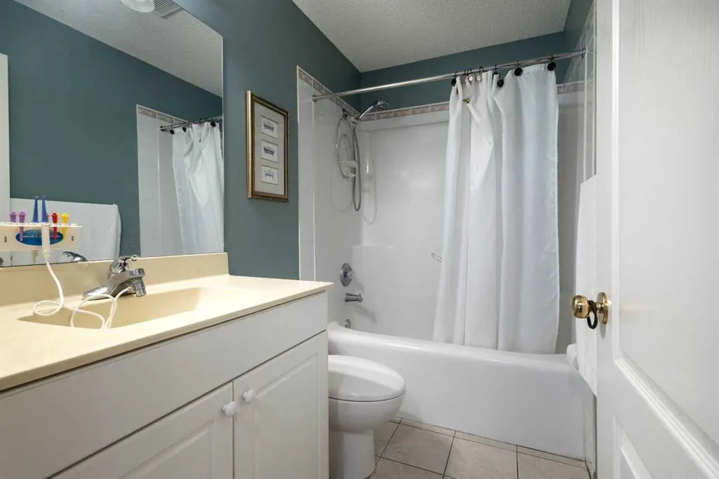 212 Hampstead Gardens NW