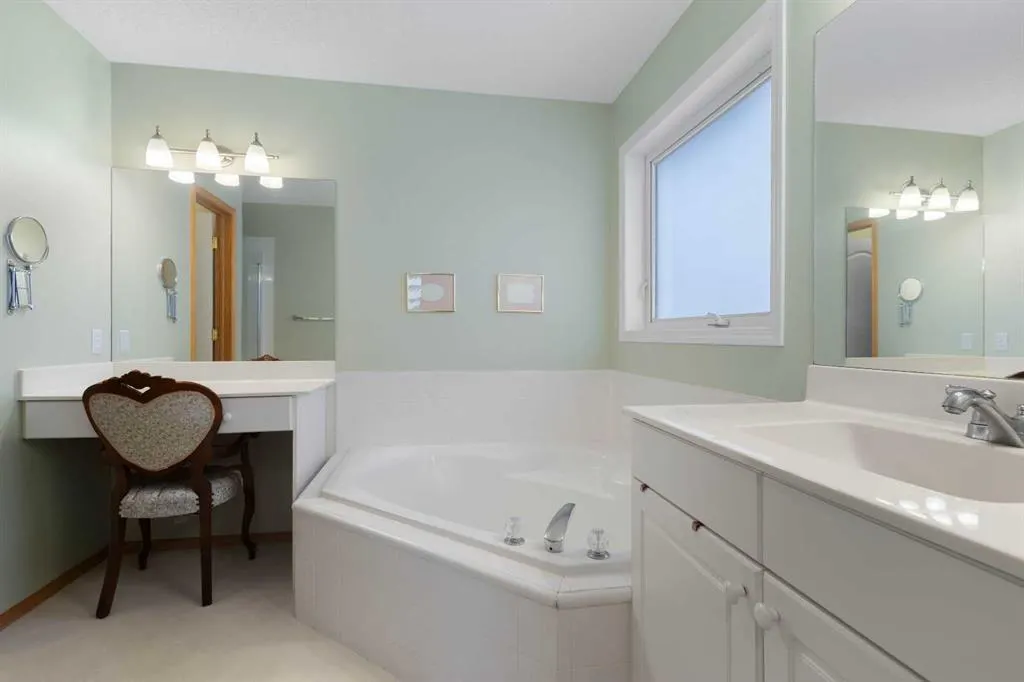 212 Hampstead Gardens NW