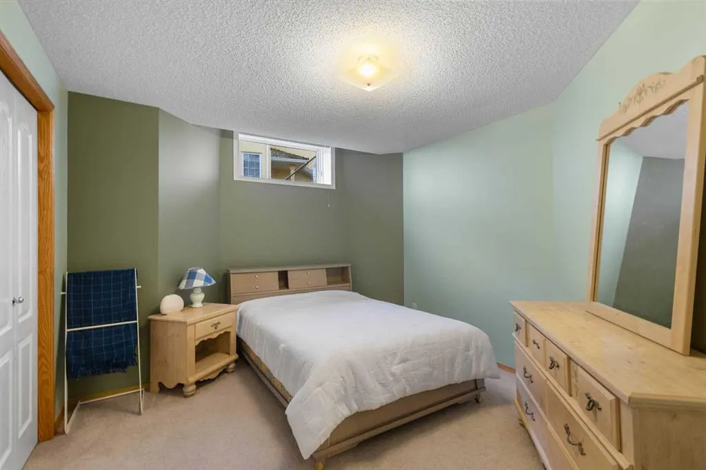 212 Hampstead Gardens NW