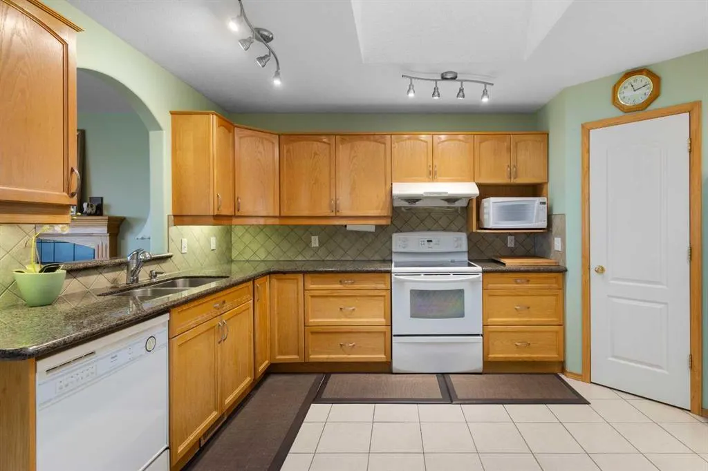 212 Hampstead Gardens NW