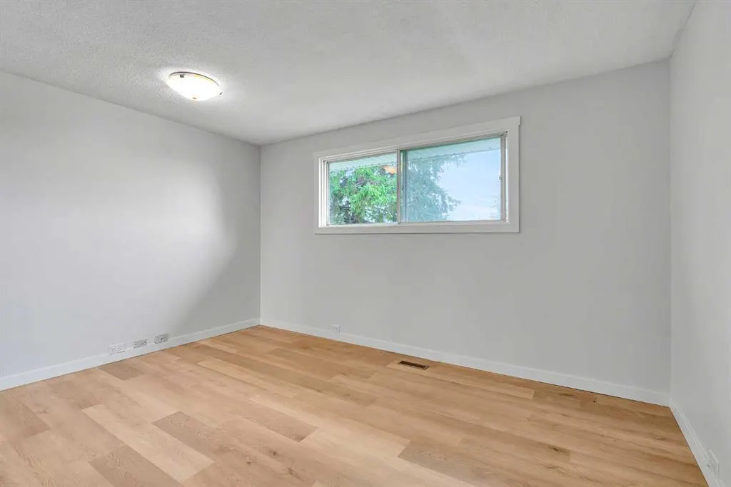 300 Sackville Drive SW