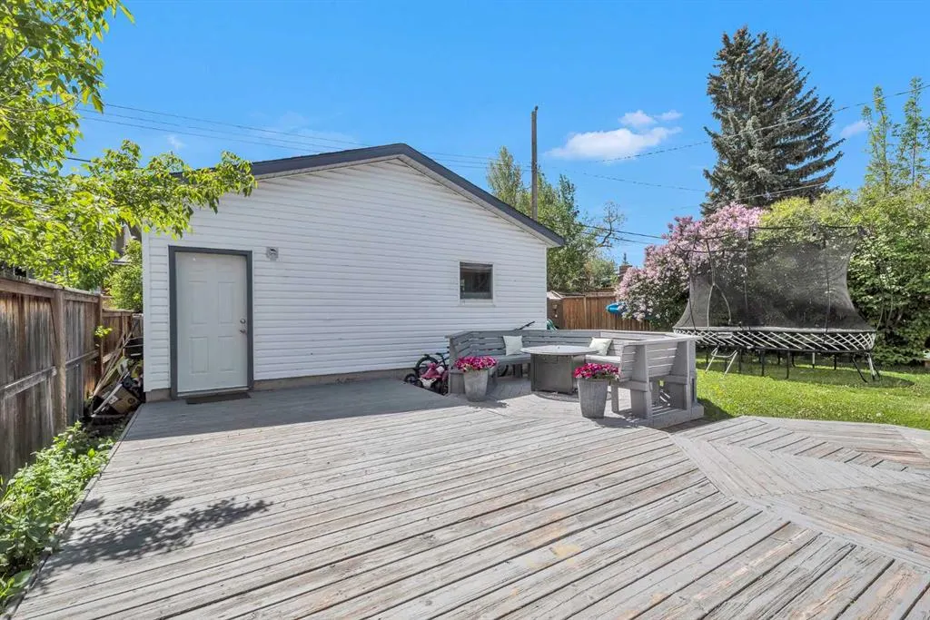 300 Sackville Drive SW