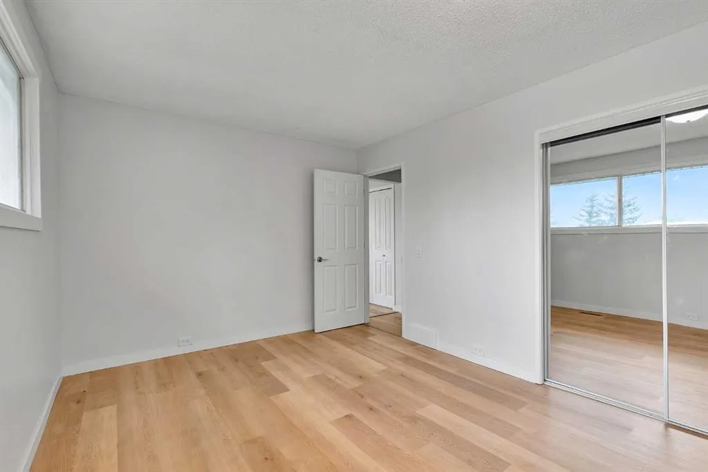 300 Sackville Drive SW