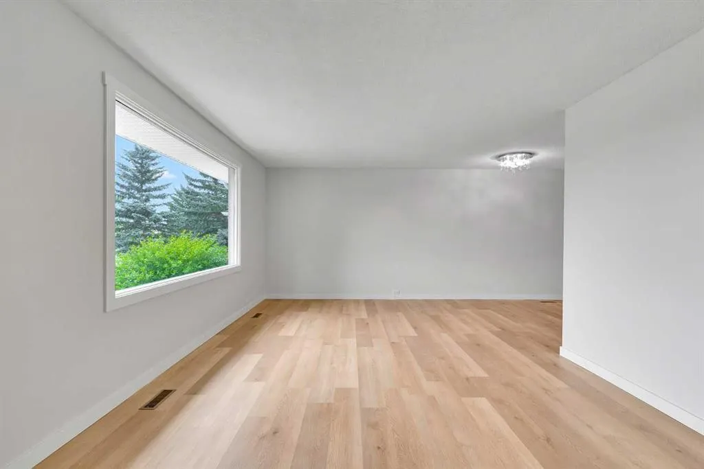 300 Sackville Drive SW