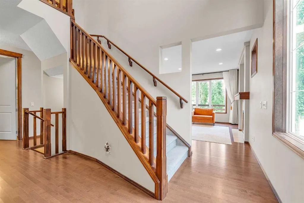64 Everoak Park SW