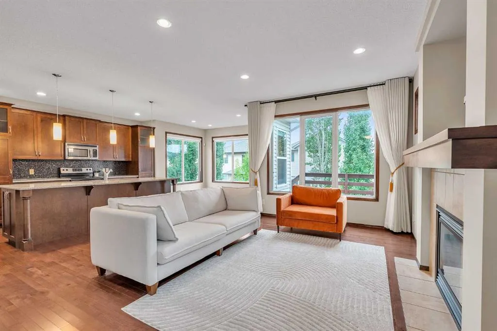 64 Everoak Park SW