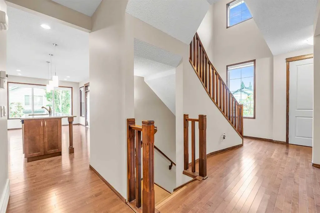 64 Everoak Park SW
