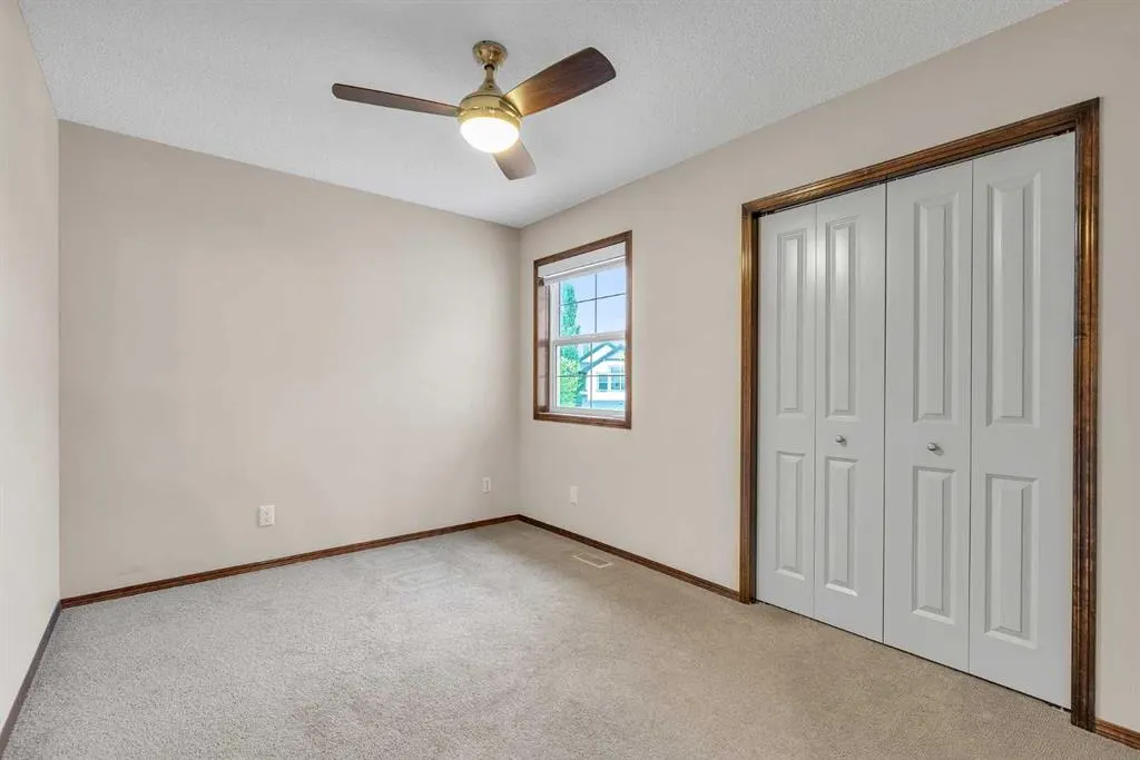64 Everoak Park SW