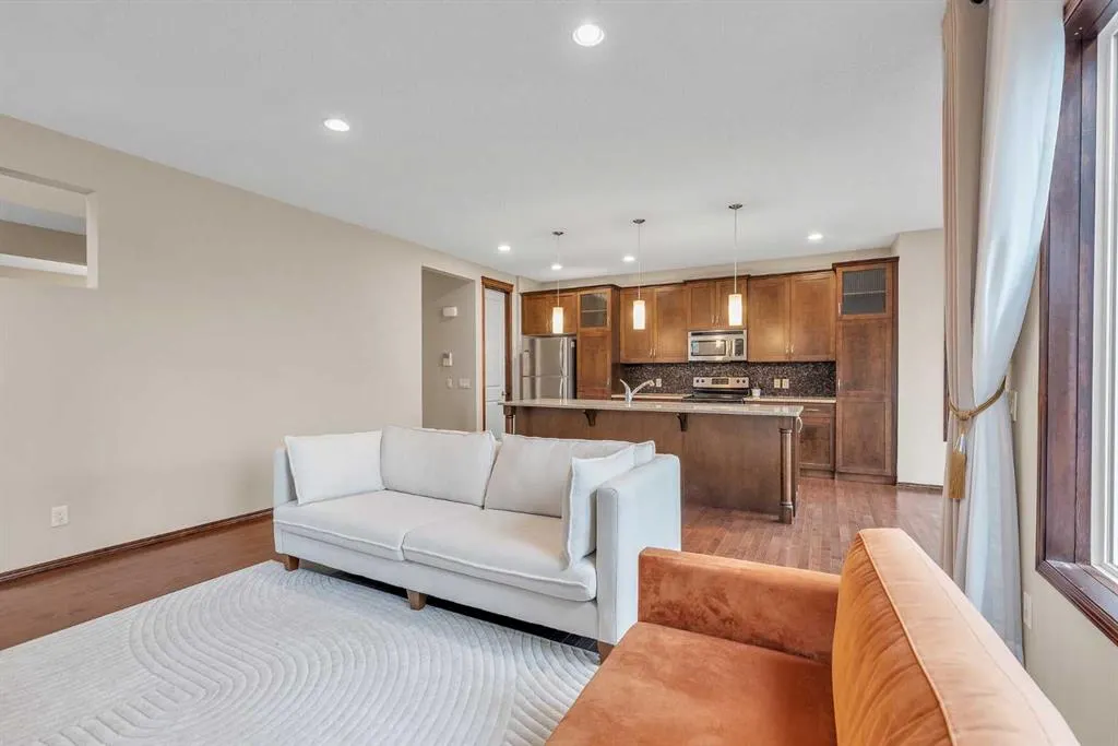 64 Everoak Park SW