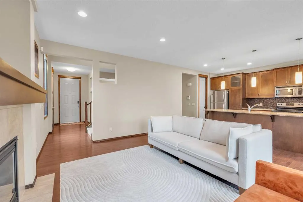 64 Everoak Park SW