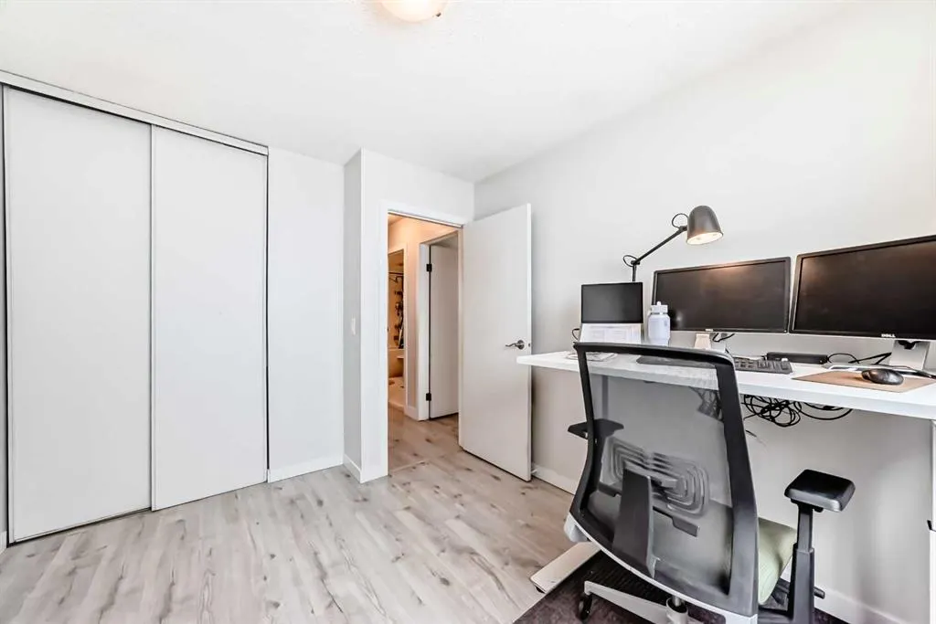 2114 17 Street SW, #403
