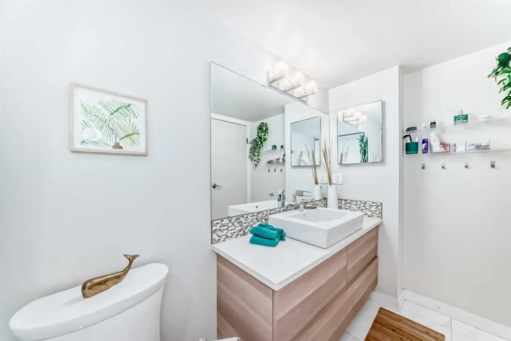 2114 17 Street SW, #403